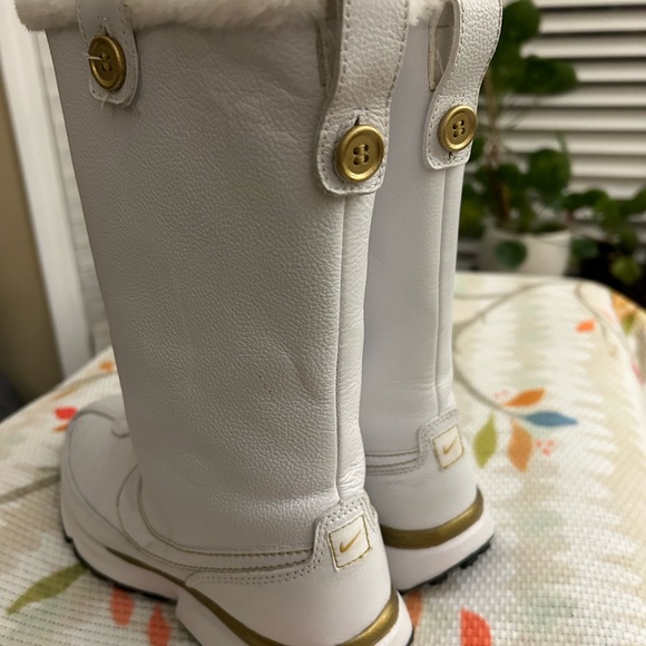 Rare New Nike Air Wafflo Boot Size 5 - Picture 2 of 5